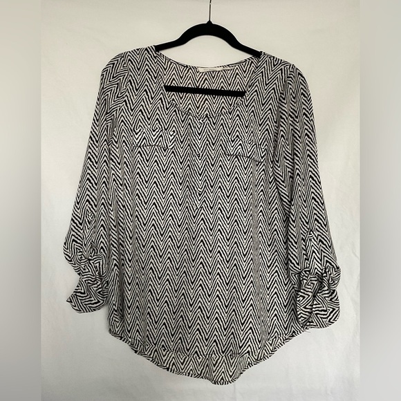 Blu Pepper Tops - Blu Pepper Black and White Bell Sleeve Blouse